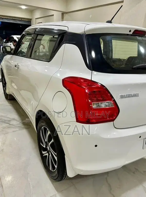 2022 Suzuki Swift GLC Full Option CVT Hatchback