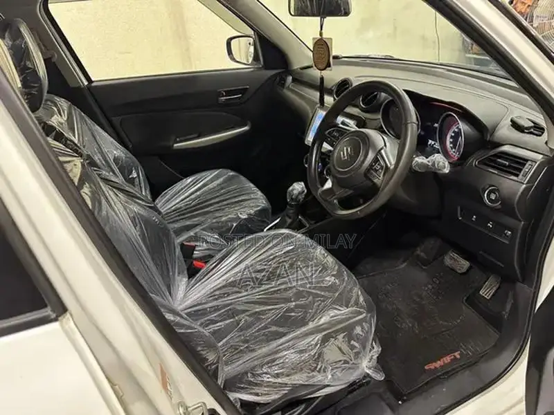 2022 Suzuki Swift GLC Full Option CVT Hatchback