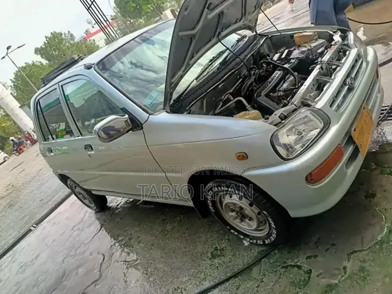 Sail Sedan with Ceiling to Ceiling Interior