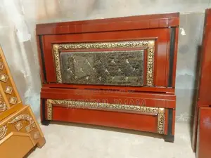 Modern Comfortable Bed for Sale in Excellent Condition