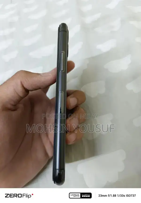 Apple iPhone 11 Pro Factory Unlocked Graphite Smartphone