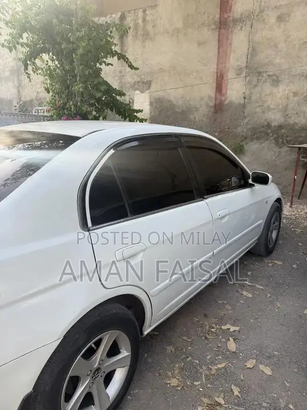 2005 Honda Civic Sedan - Well-Maintained Reliable Vehicle