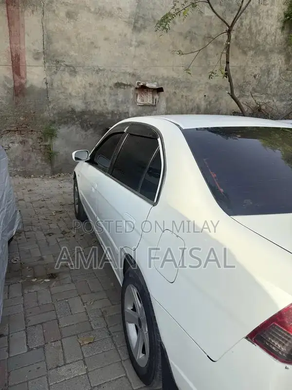 2005 Honda Civic Sedan - Well-Maintained Reliable Vehicle