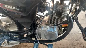 New Suzuki 2023 Black