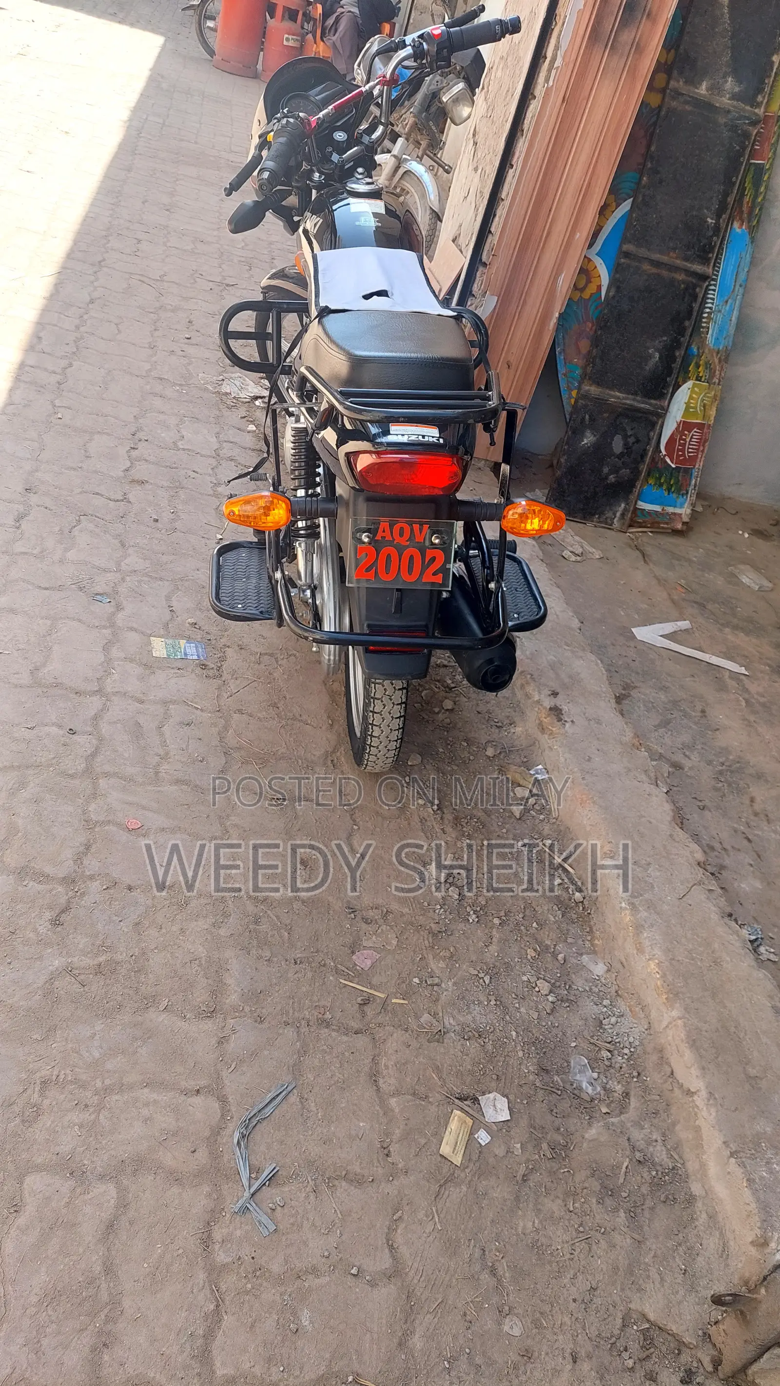 New Suzuki 2023 Black