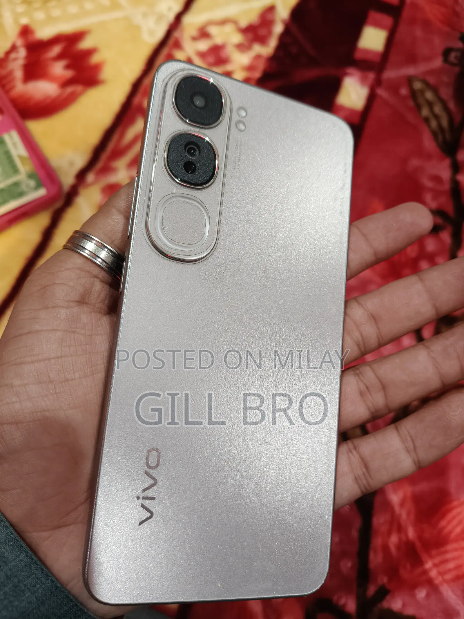 Vivo Y200e 128 GB Silver