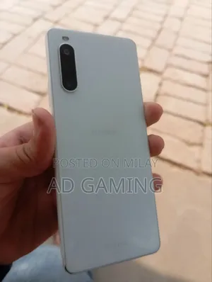 Server 6GB Qualcomm Snapdragon X Plus HDD 128GB