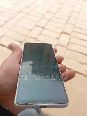 Server 6GB Qualcomm Snapdragon X Plus HDD 128GB