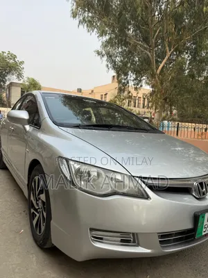 Photo - Honda Civic 1.8 5 Door Automatic 2011 Silver