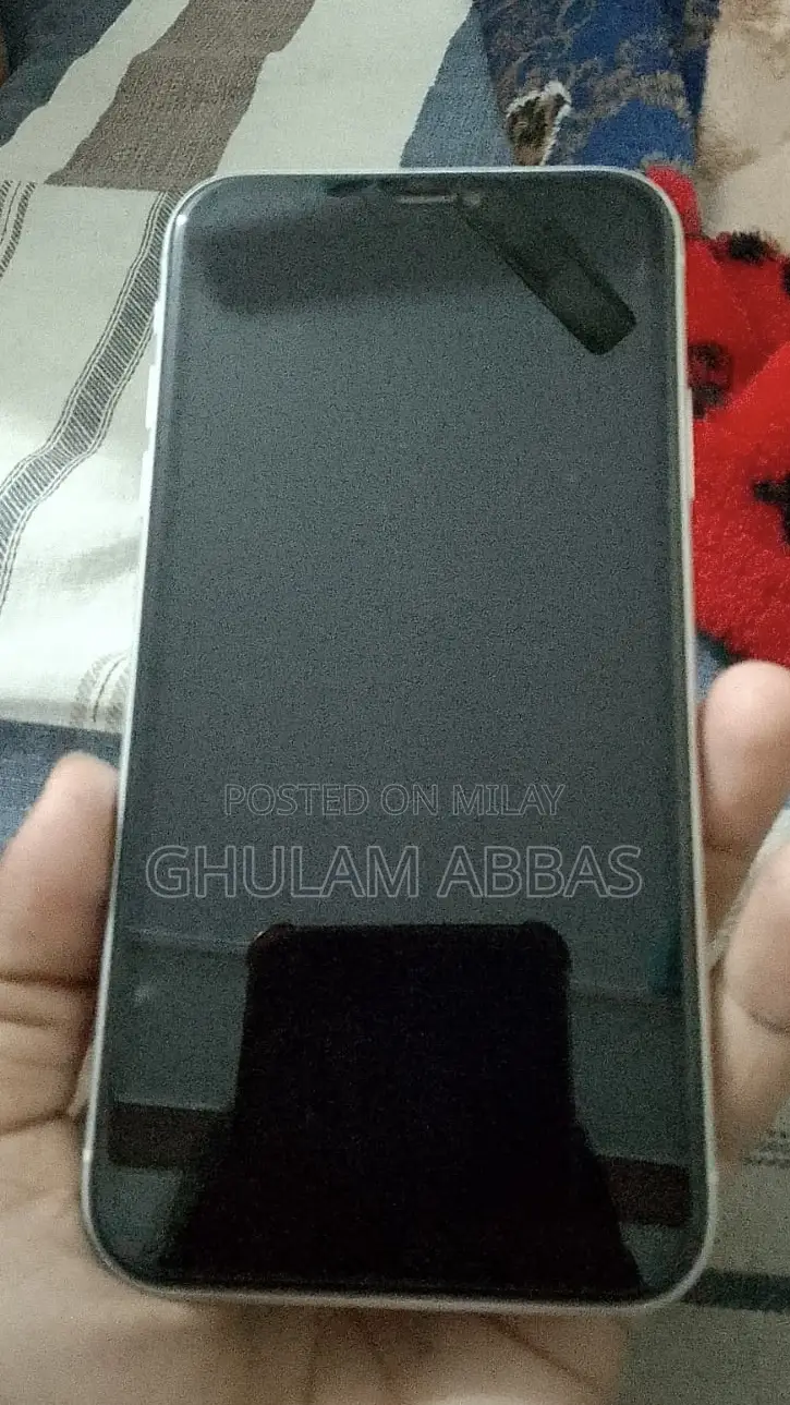 Apple XR 64 GB White