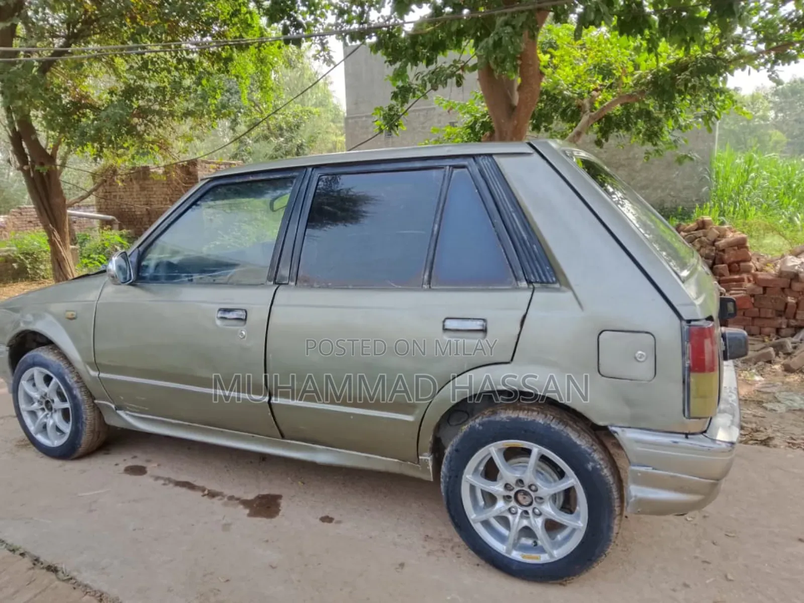 Daihatsu Charade 1984 Gold