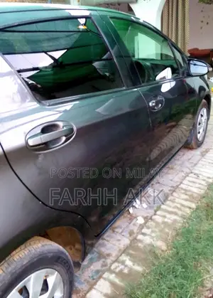 Toyota Vitz 2012 Gray