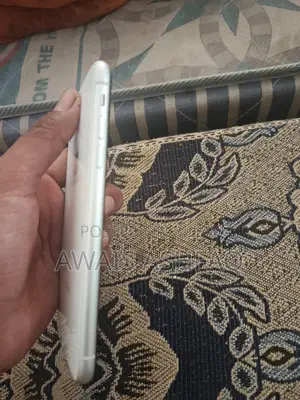 Apple iPhone XR 128 GB White