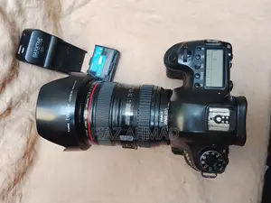 Photo - Canon 6d With 24x105bettry Charger Strip Good Condition