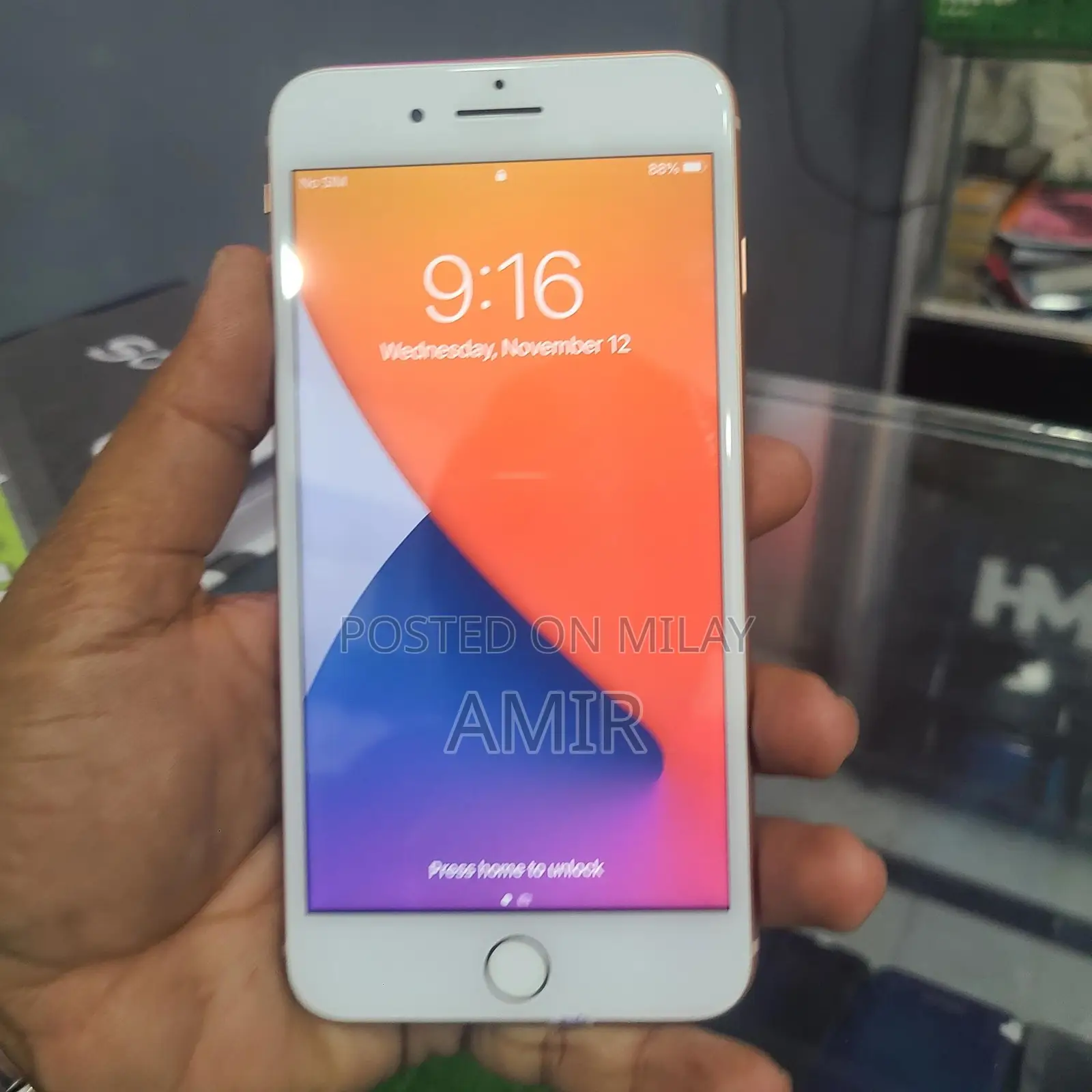 New Apple iPhone 8 Plus 128 GB Gold