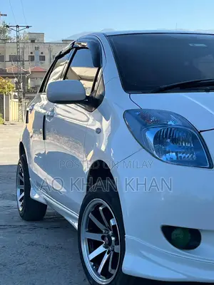 Toyota Vitz 1.3 AWD 3dr 2005 White