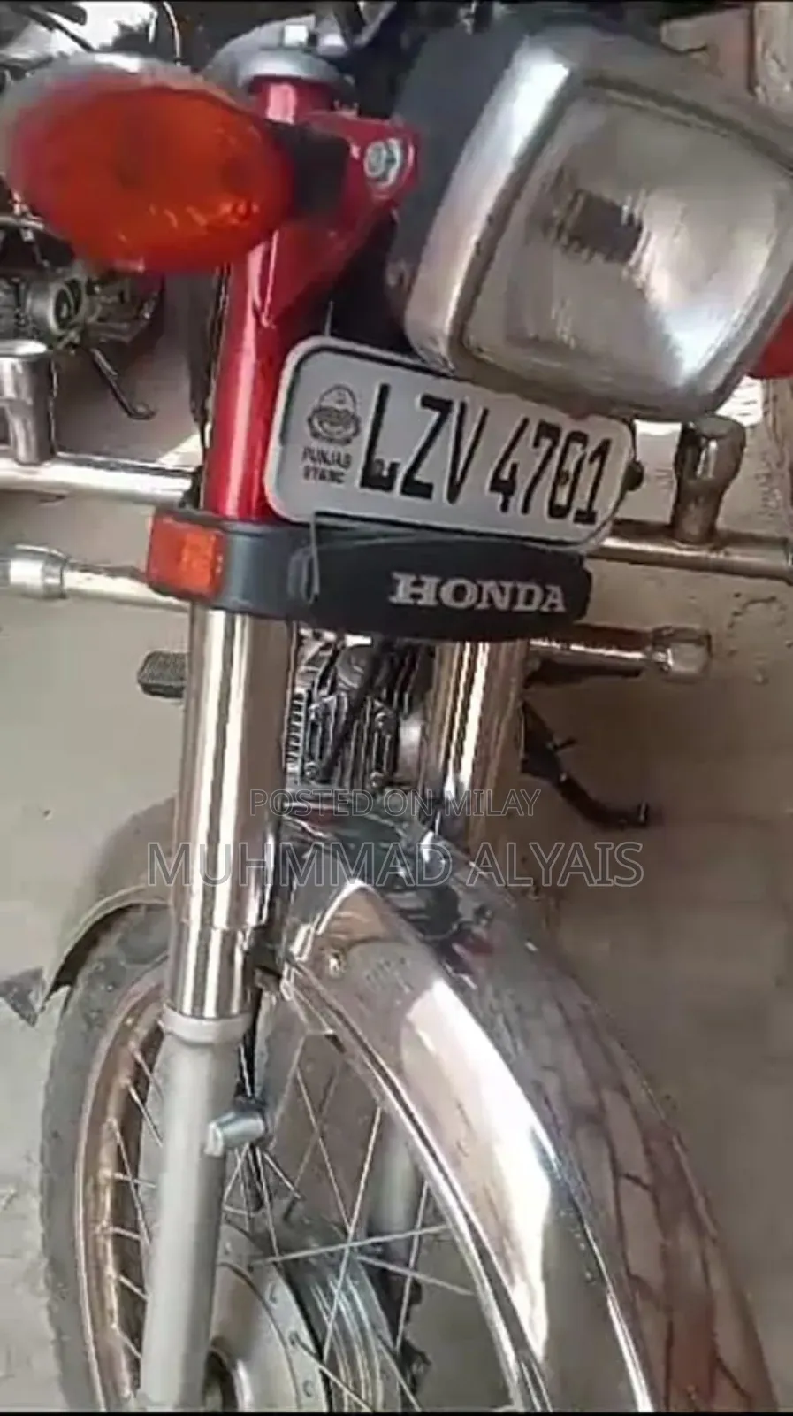 Honda 2005 Red