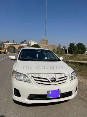 Toyota Corolla S 5-Speed 2013 White