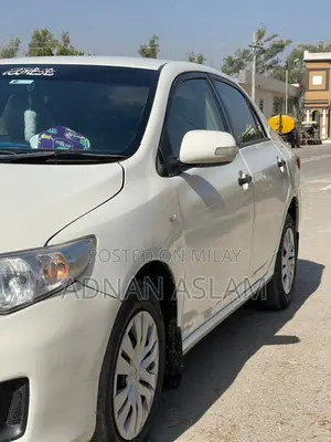Photo - Toyota Corolla S 5-Speed 2013 White