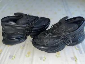 Bamleian Chunky Sneakers Trendy Stylish Black Shoes Like New