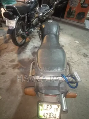 Photo - Yamaha 2010 Black