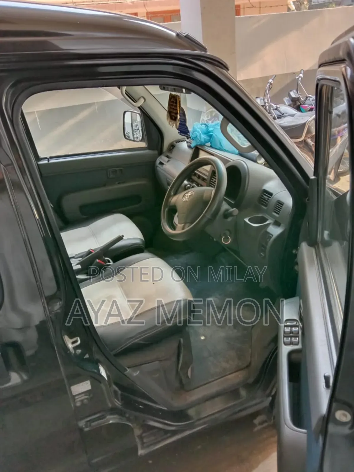 Toyota Pixis 2012 Black