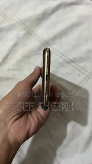 Apple iPhone XS Max 64 GB Gold