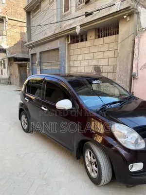 Toyota Passo 1.0 AWD 2014 Maroon