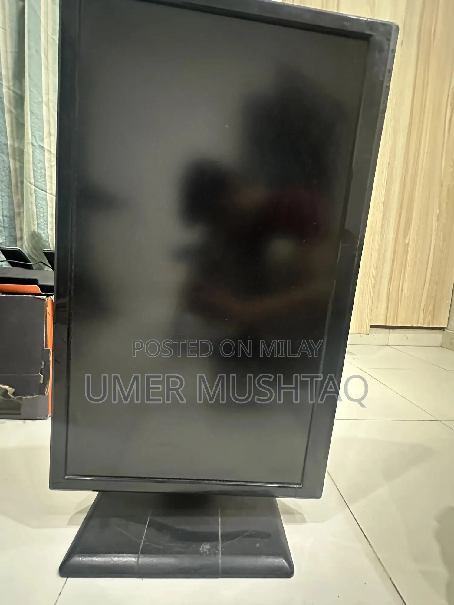 Hp Resolution 27’ Inch Monitor Original Hp Stand No an Signal Fault