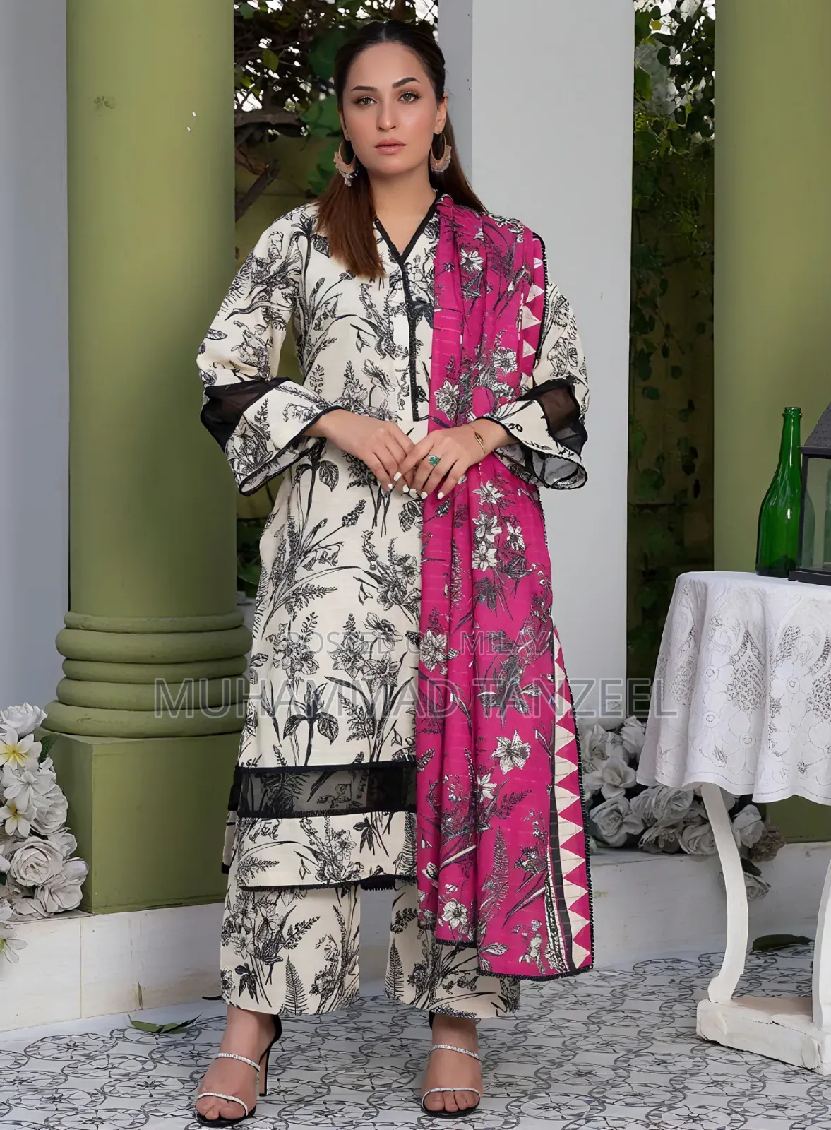 3 PCS Women's Unstitched Khaddar Printed Suit