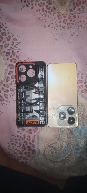 Photo - New Tecno Spark 20 128 GB Gold