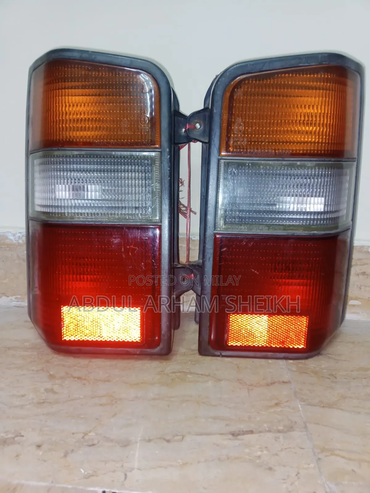 Tsubishi L300 Japani Back Lights