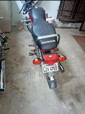 Honda 2005 Red