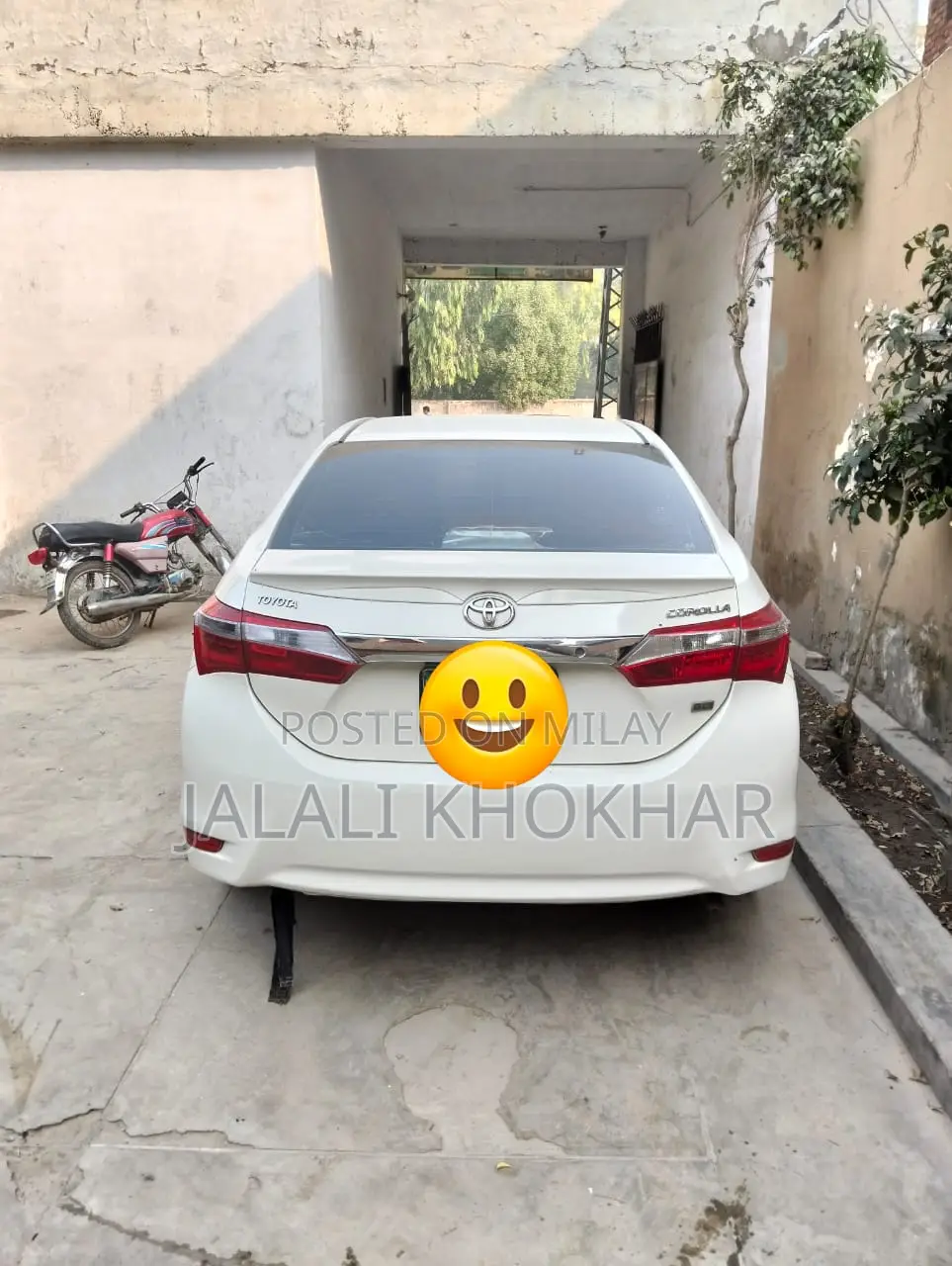 Toyota Corolla L 4dr Sedan (1.8L 4cyl 6M) 2015 White