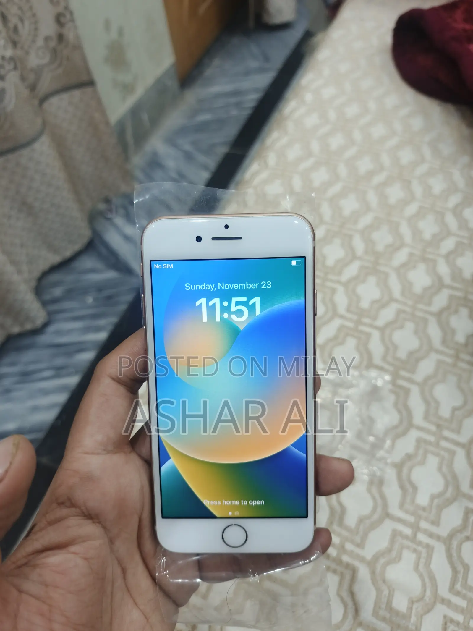 New Apple iPhone 8 64 GB White