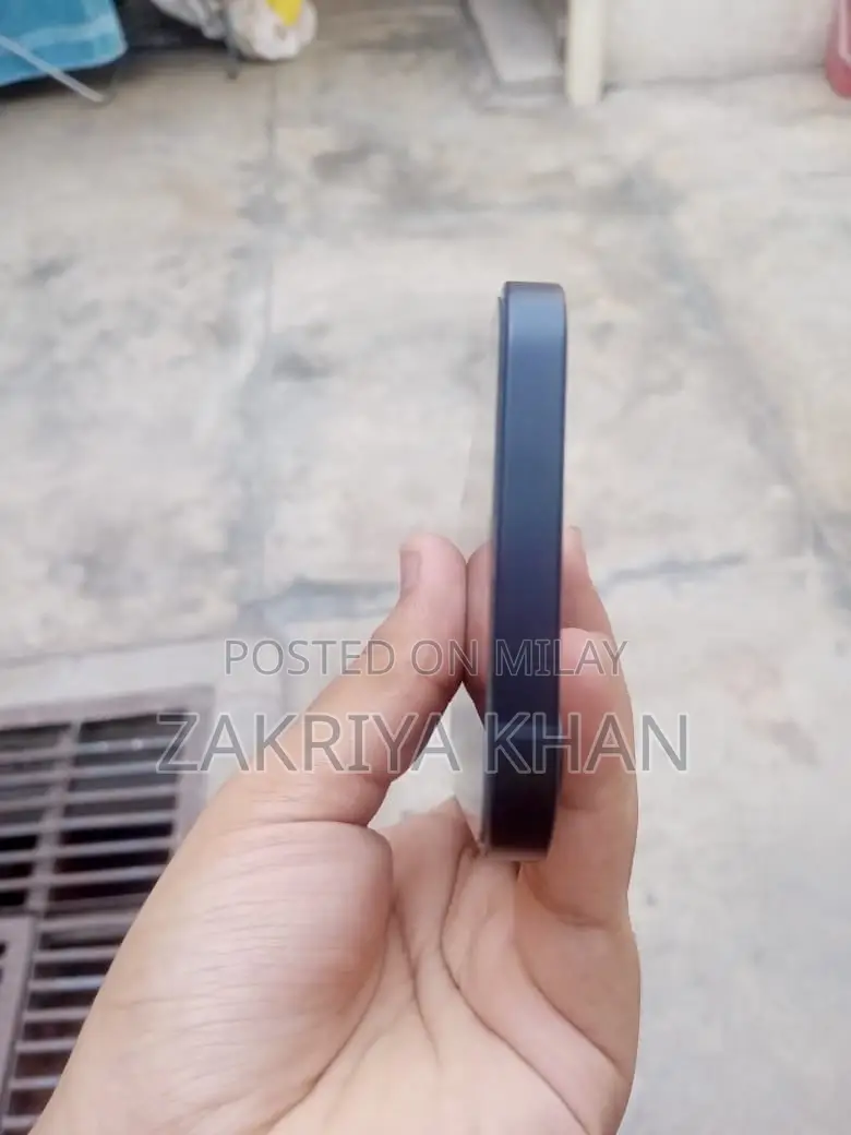 New Apple iPhone 12 64 GB Black