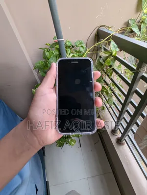 Apple iPhone SE (2020) 64 GB Black