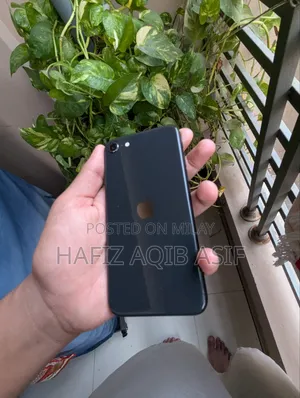 Apple iPhone SE (2020) 64 GB Black