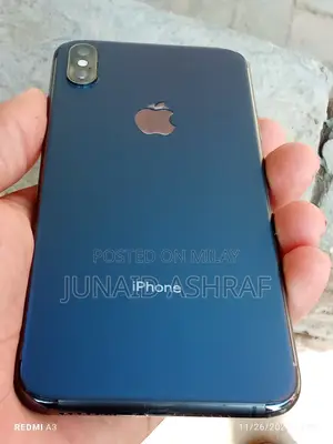 Photo - Apple iPhone XS Max 64 GB Bronze