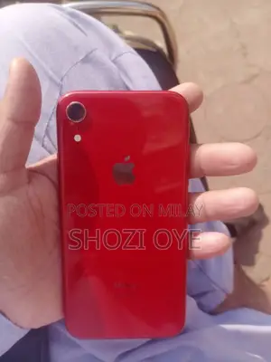 Apple XR 64 GB Red
