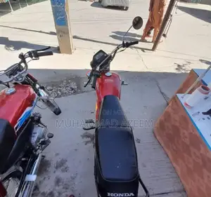 Photo - Honda 2006 Red