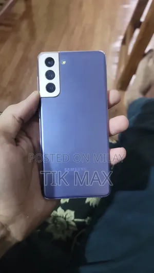 Photo - Samsung Galaxy S21 5G 128 GB Purple
