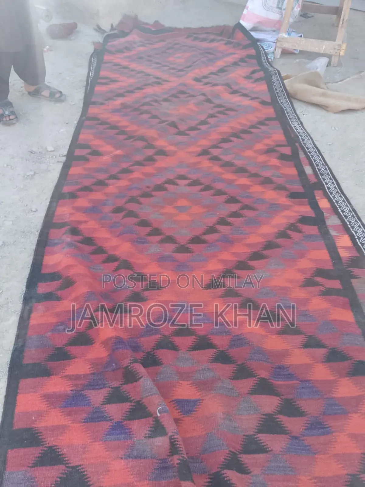 45 Saal Purana Afghani Hand-Woven Carpet - Dekhein Aur Kharidein!