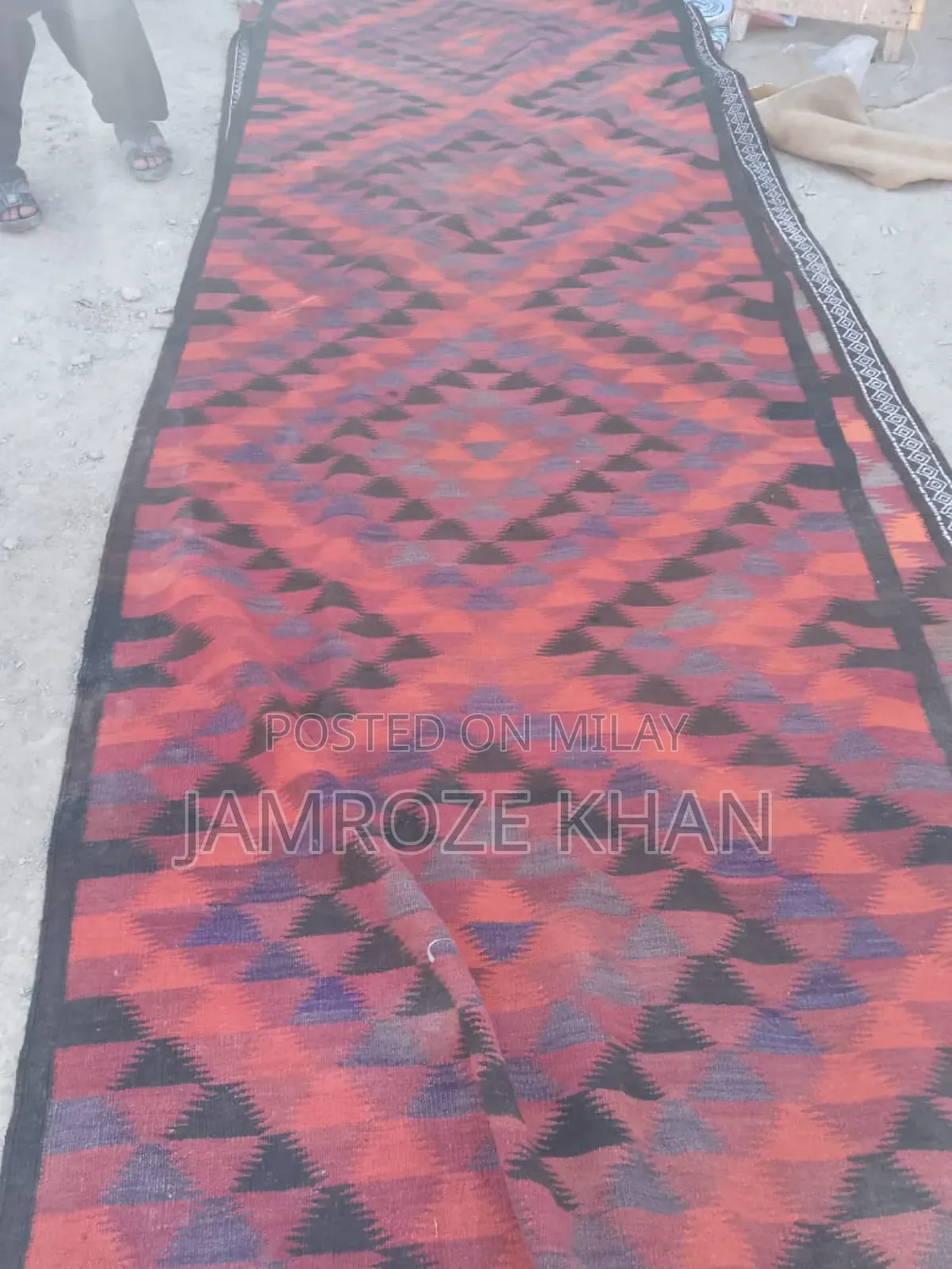 45 Saal Purana Afghani Hand-Woven Carpet - Dekhein Aur Kharidein!
