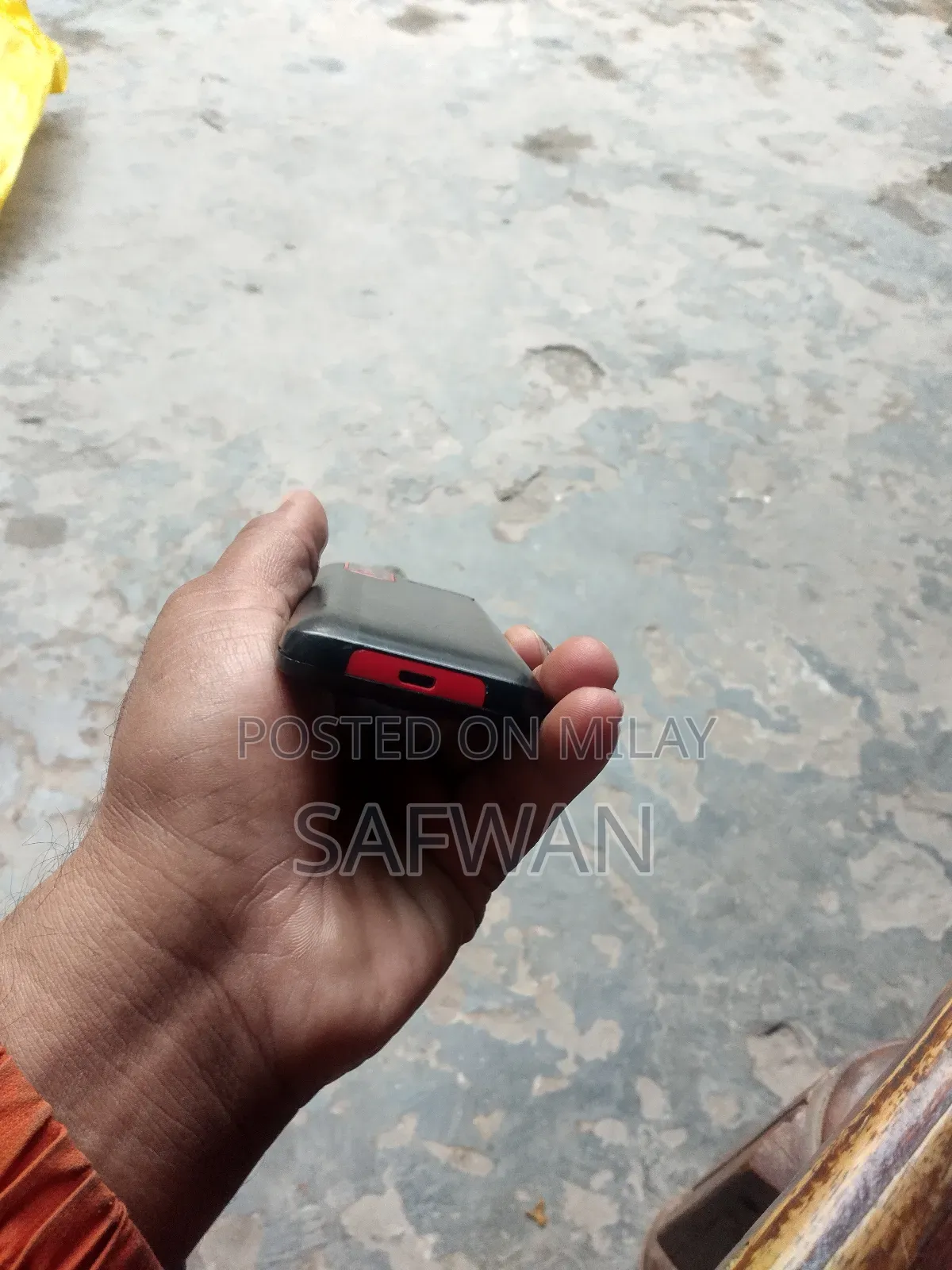 New Mobile Phone 8 GB Black