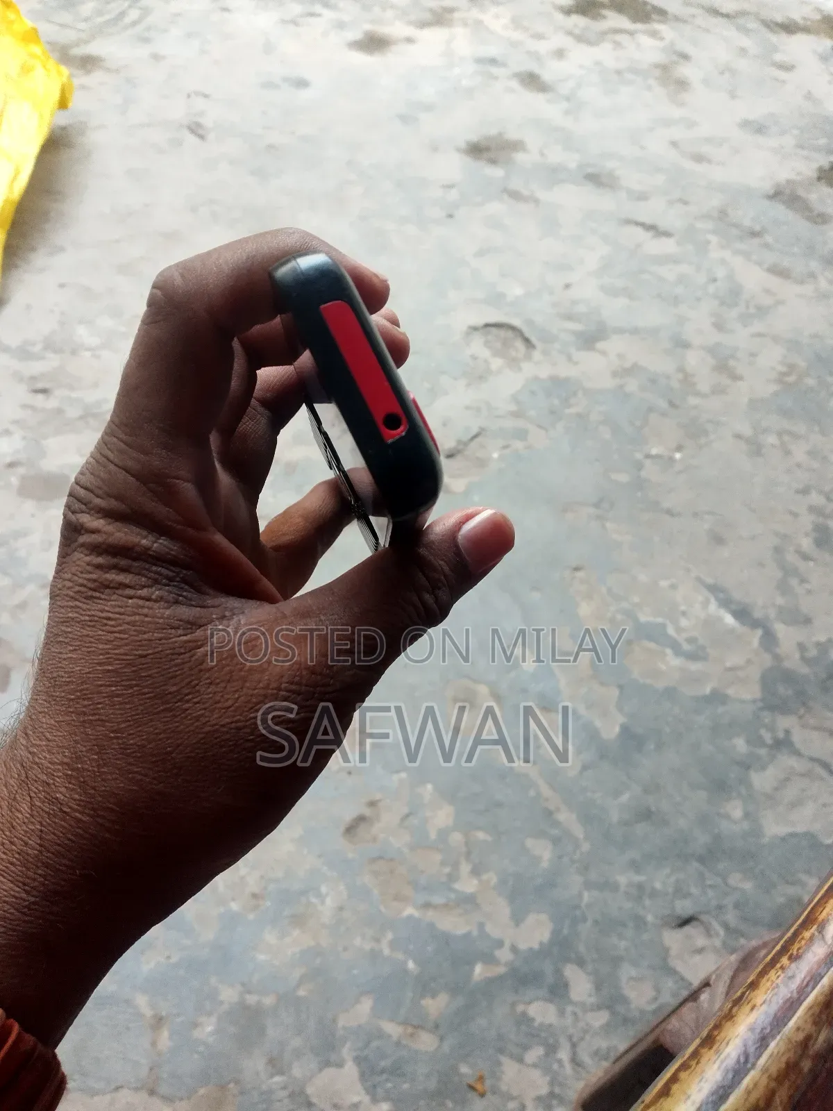 New Mobile Phone 8 GB Black