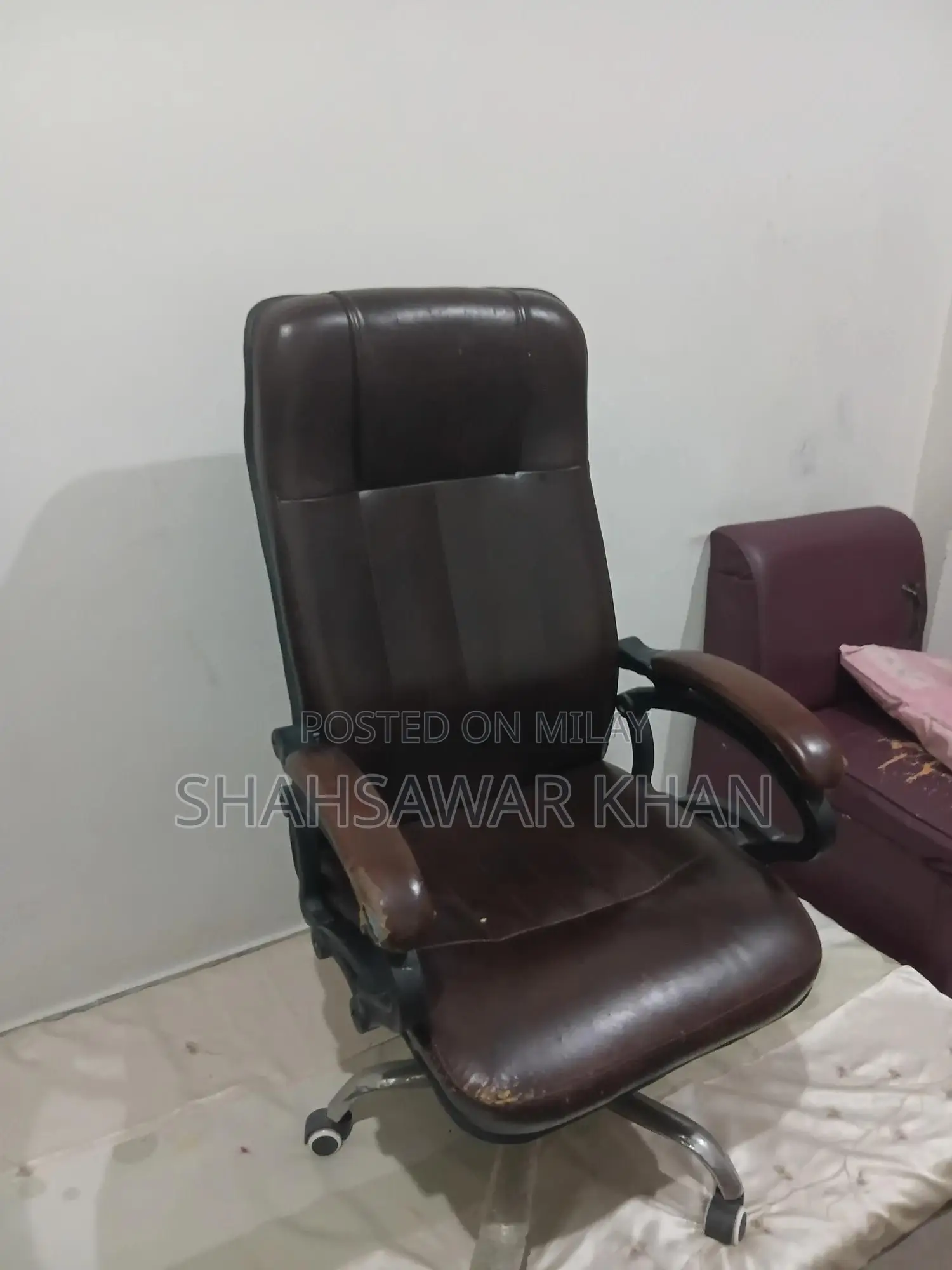 Office Chair for Sale Rs 8000 Phone