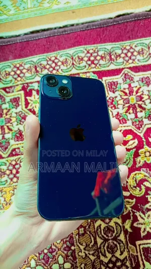 Photo - New Apple iPhone 13 128 GB Green