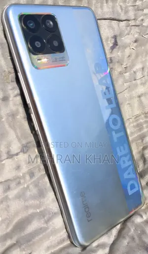 Photo - Realme 8 5G 128 GB Silver