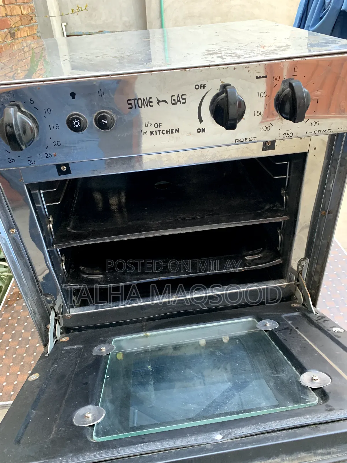 Gas Oven . Grill . Baked. Roast